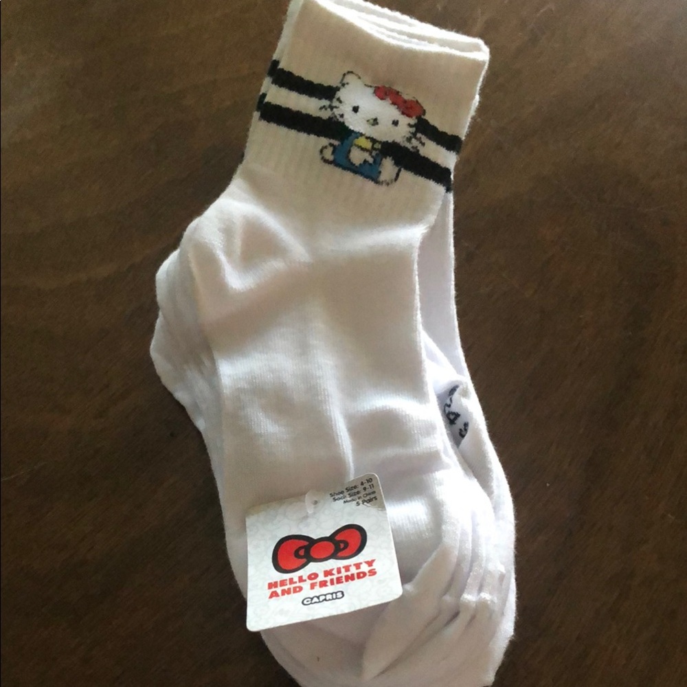 NWT Hello Kitty & Friends Socks